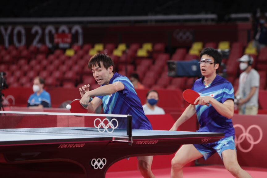 男子団体1回戦ダブルスの水谷／丹羽ペア【ITTF】