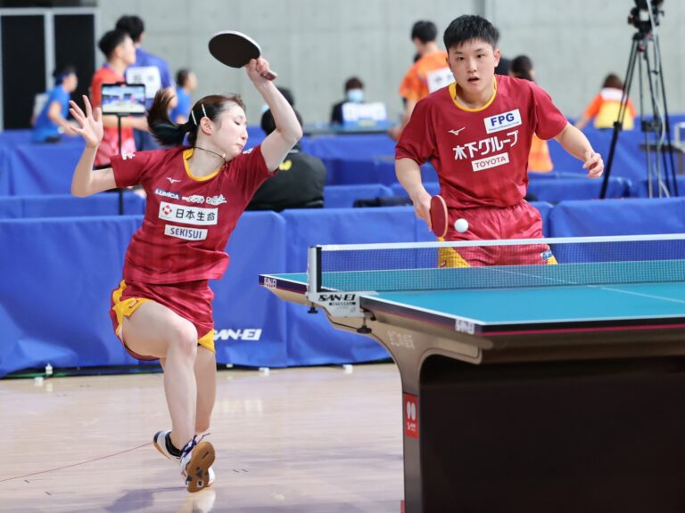 張本・早田組は混合ダブルス初戦を苦しみながらも突破