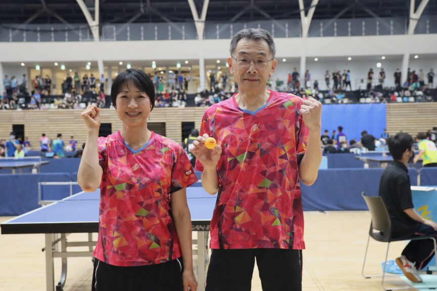 混合ダブルス120優勝の安田美香/下田真之(ニッタククラブ/星球会・北海道)