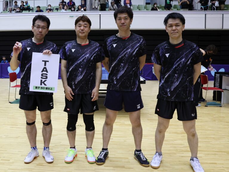 男子50歳以上の部で初優勝を果たしたＴＡＳＫ（千葉）