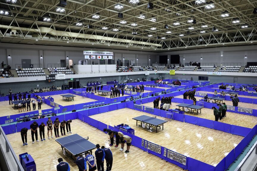 全日本選手権(団体の部)が野洲市総合体育館で開幕